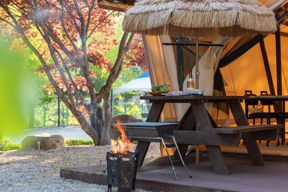 Inje Naerincheon Glamping Hotel Ruang foto